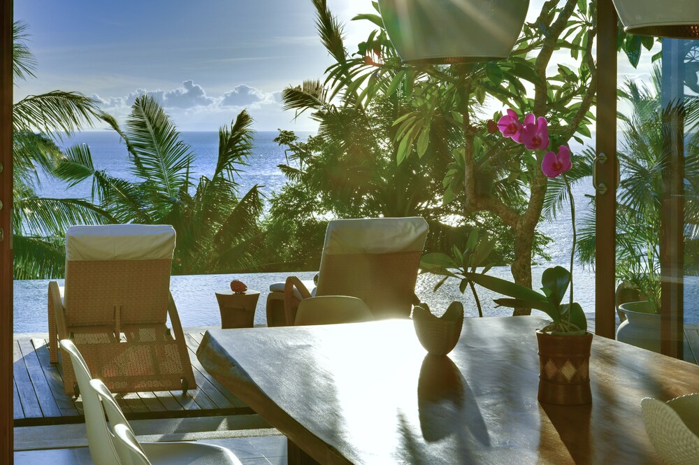 Malimbu Cliff Villa 7/56