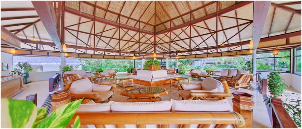 Angaga Island Resort And Spa 39/57