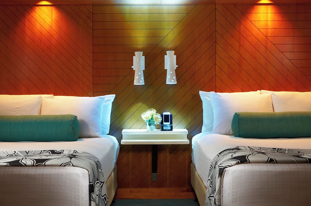 SUPERIOR, 2 DOUBLE BEDS