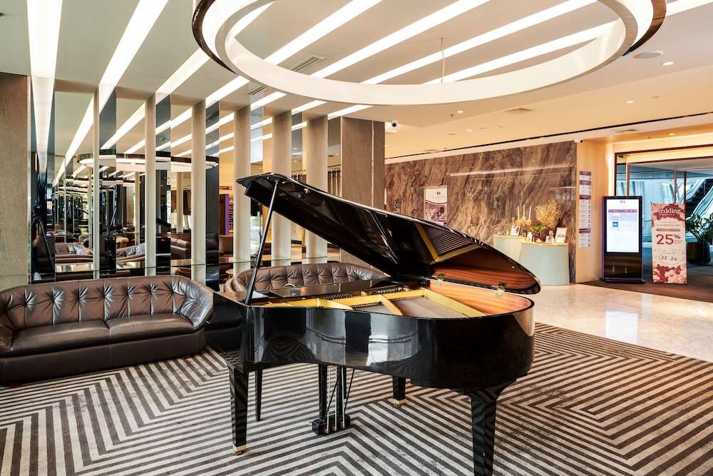 TK. Palace Hotel & Convention Bangkok 114/160