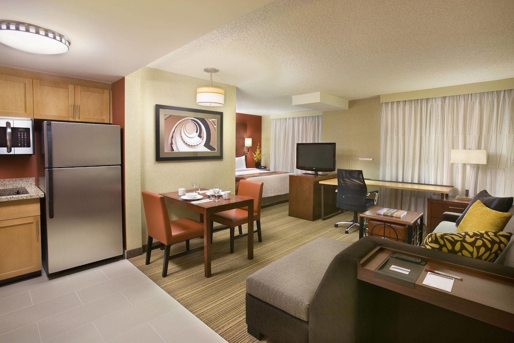 Residence Inn Calgary Airport 36/47