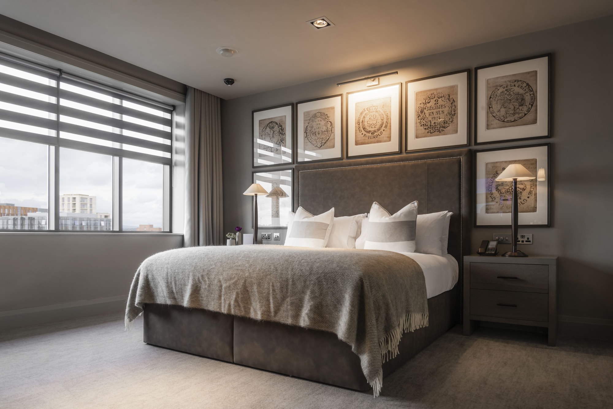 DELUXE, SUITE