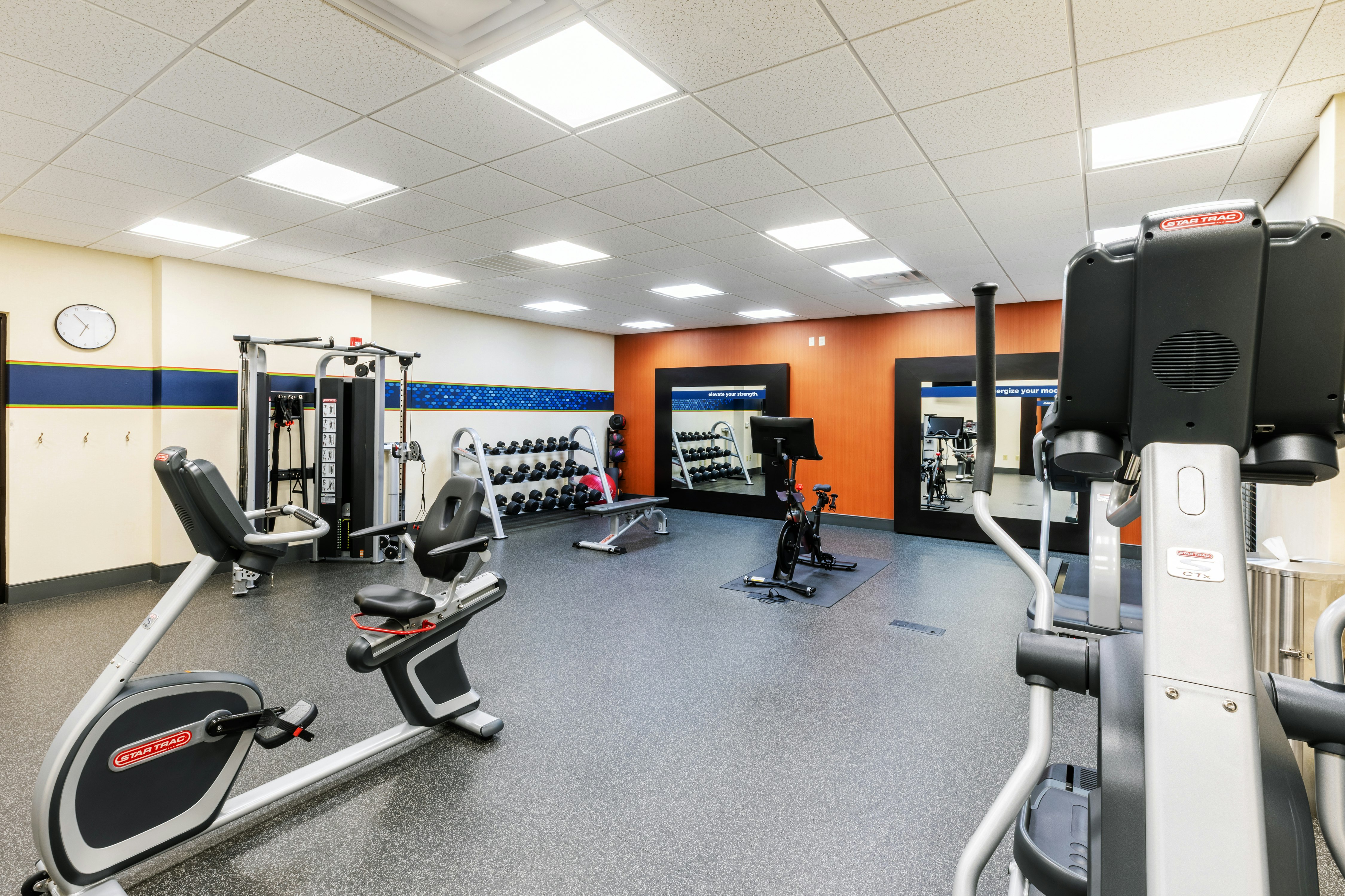 Hampton Inn & Suites by Hilton Lonoke 12/36