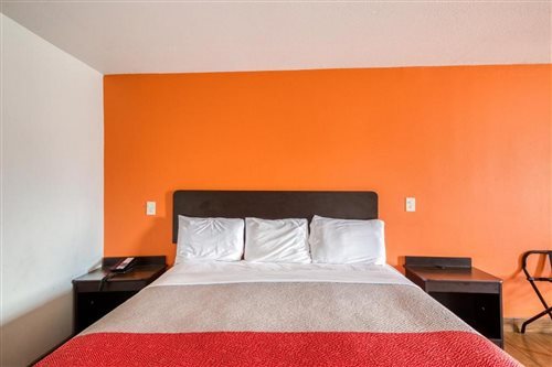 1 King Bed - Smoking, Micfridge