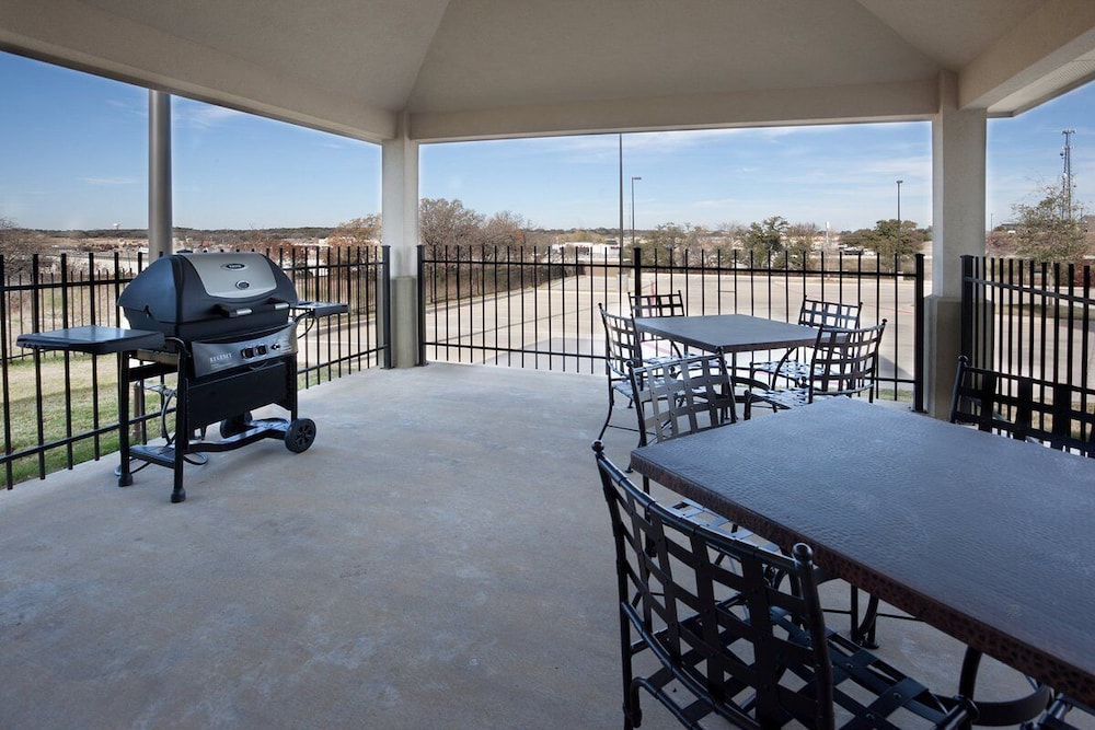 Woodland Suites (ex. Candlewood Suites Weatherford) 23/35