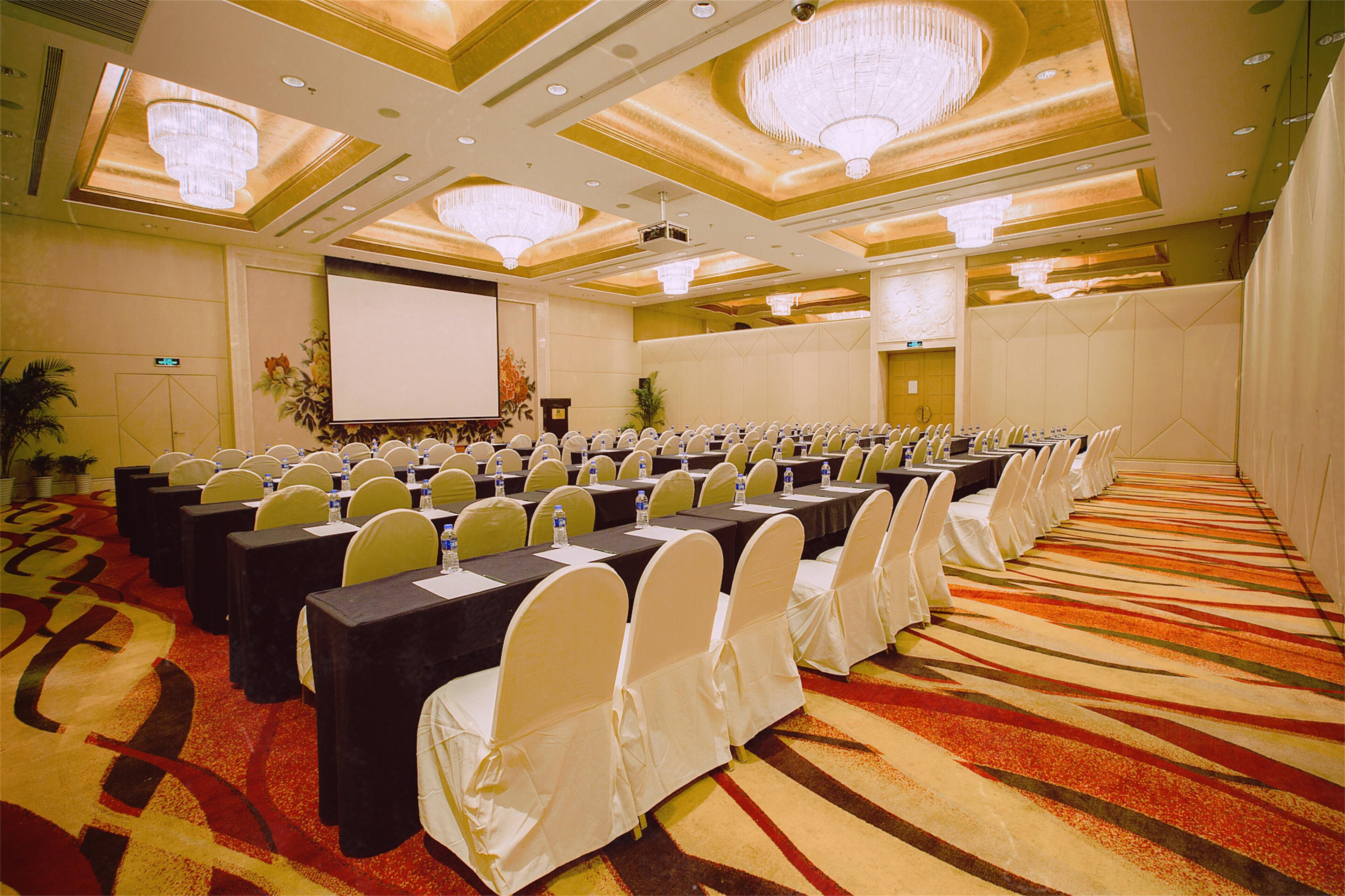 Holiday Inn Pudong 66/76