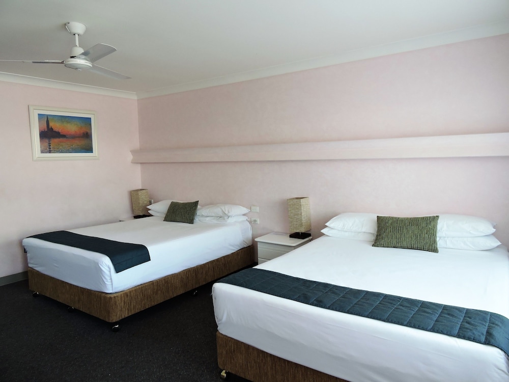 TWEED HEADS VEGAS MOTEL 19/44