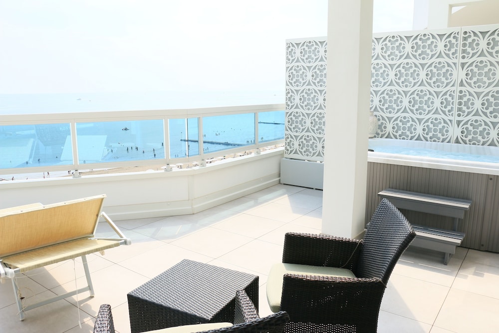 Luxor and Cairo The Beach Resort 24/44