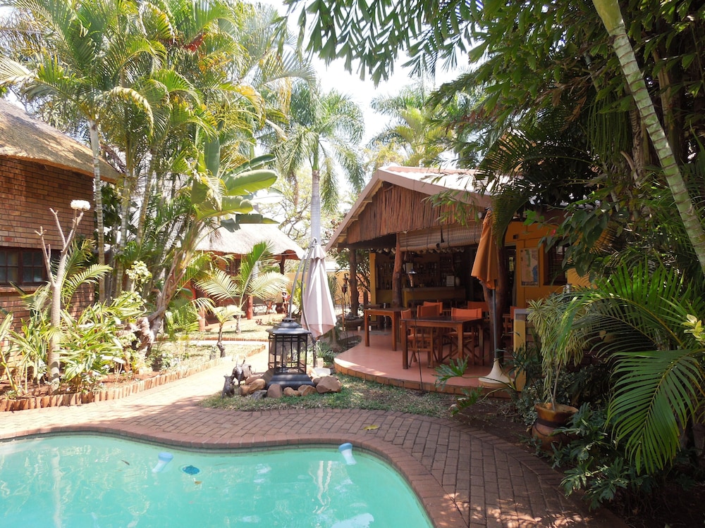 Trees Too Guest Lodge 1/39