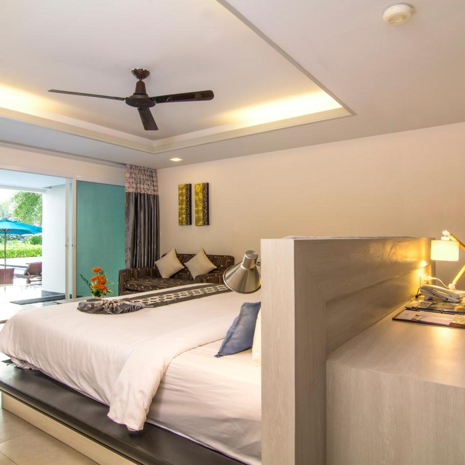 Deluxe, Double or Twin Bed, Pool Access