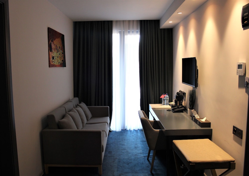 Ramada by Wyndham Tbilisi Old City 29/50