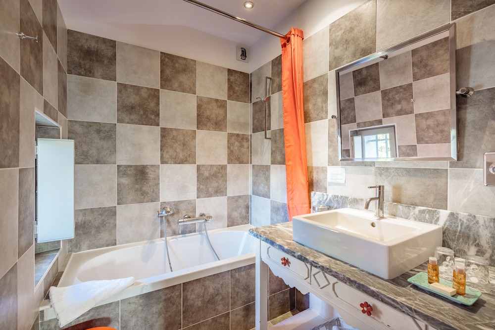 COMFORT, DOUBLE BED, GARDEN VIEW