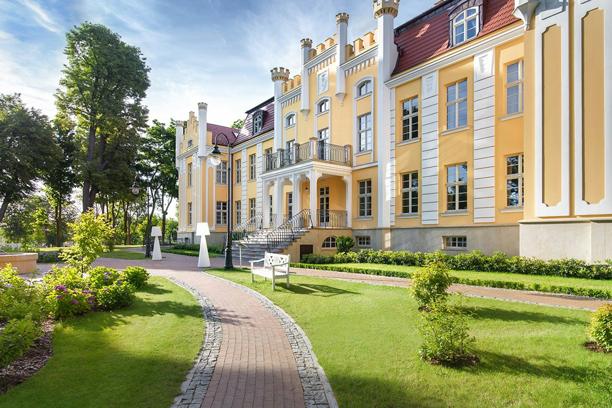 QUADRILLE CONFERENCE & SPA 46/50
