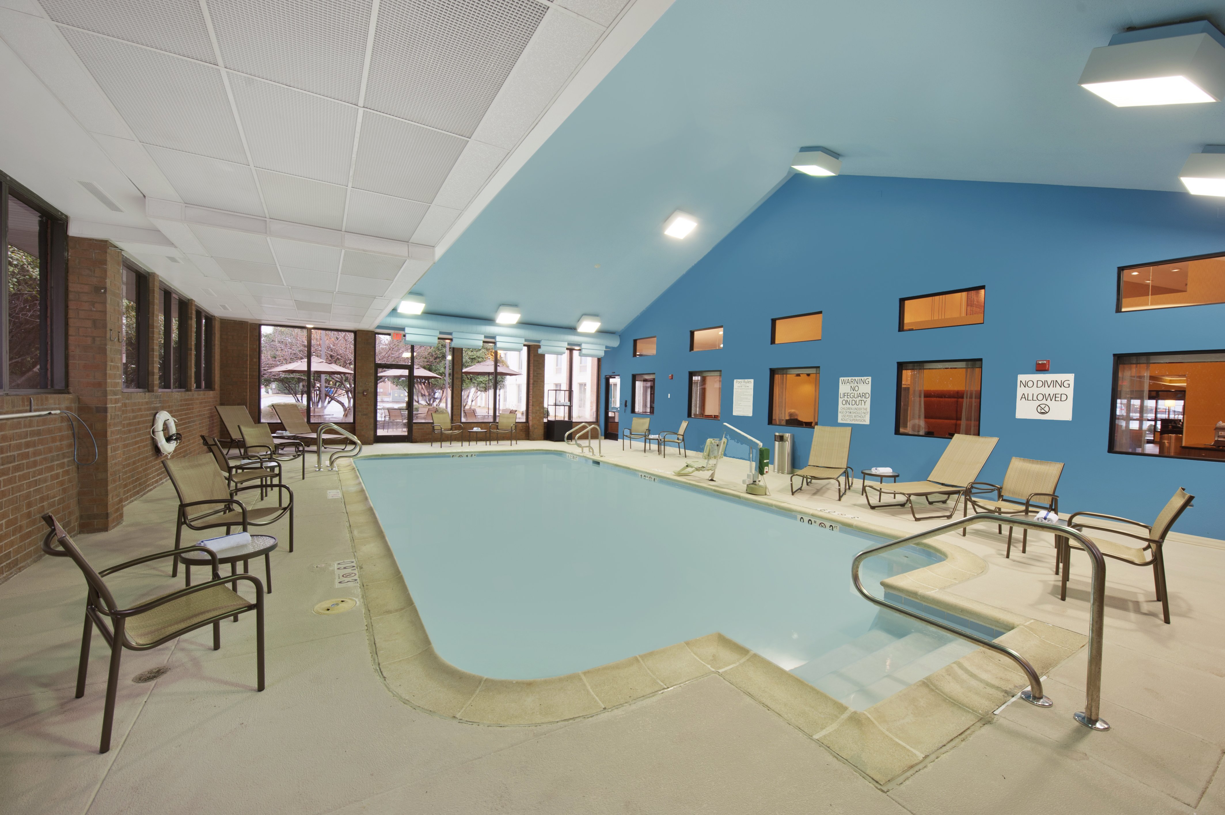 Holiday Inn Express FREDERICKSBURG SOUTHPOINT 57/65
