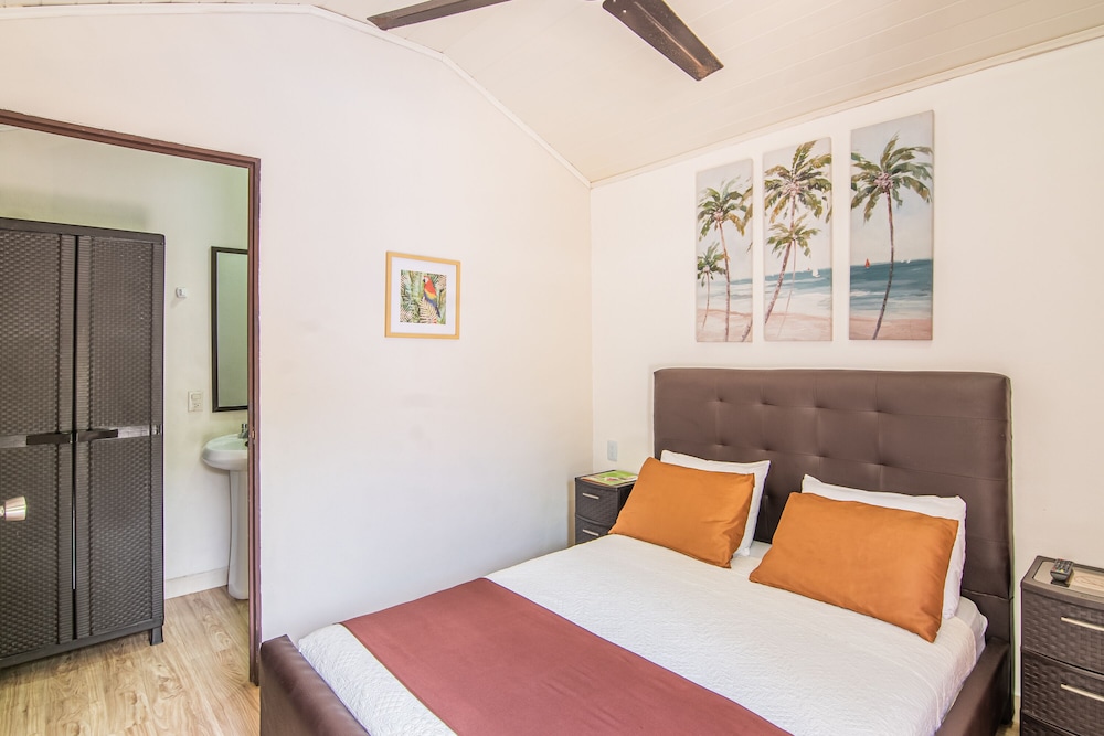 Jaco Lodge 17/50