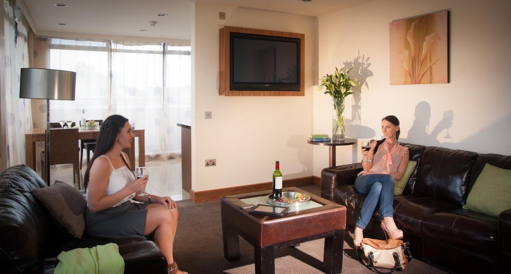 Treacys Hotel Waterford 52/70