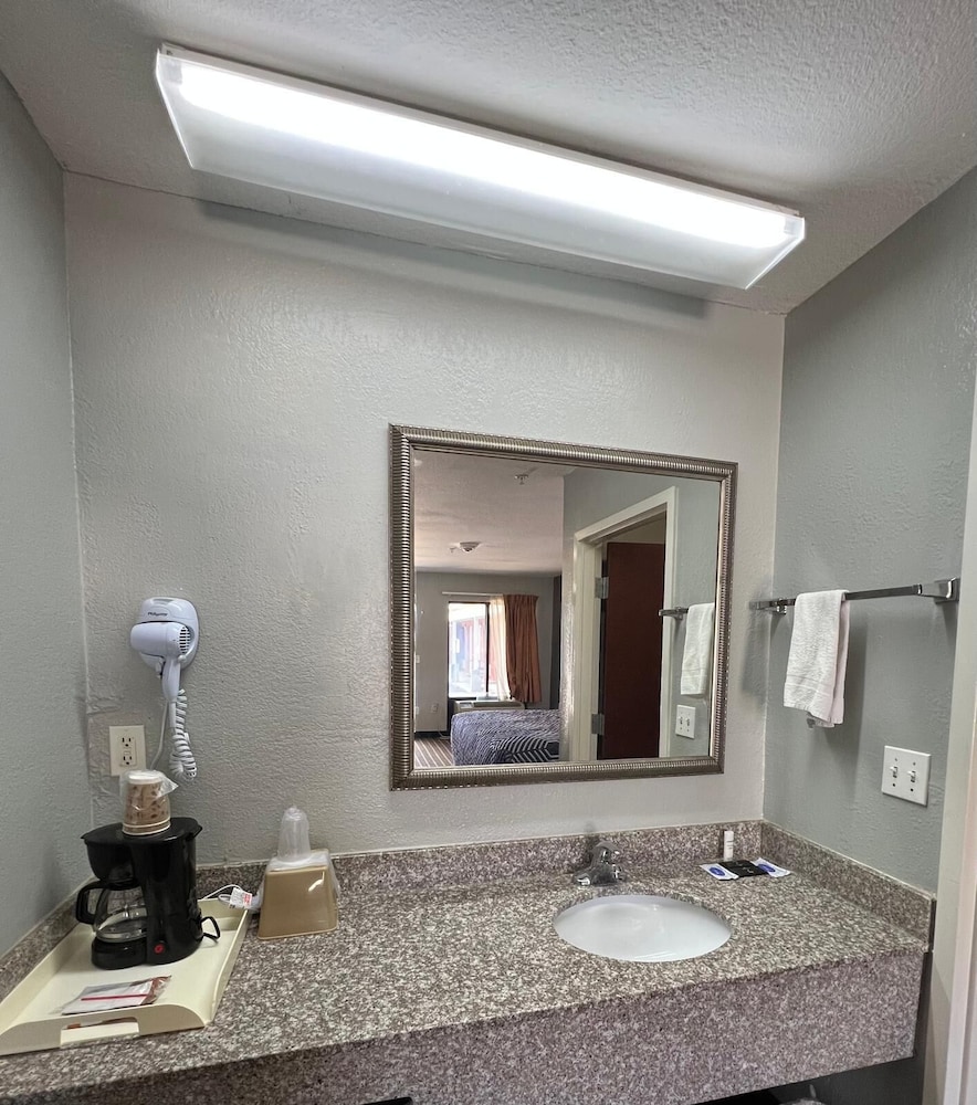 Lake Seminole Inn 28/29