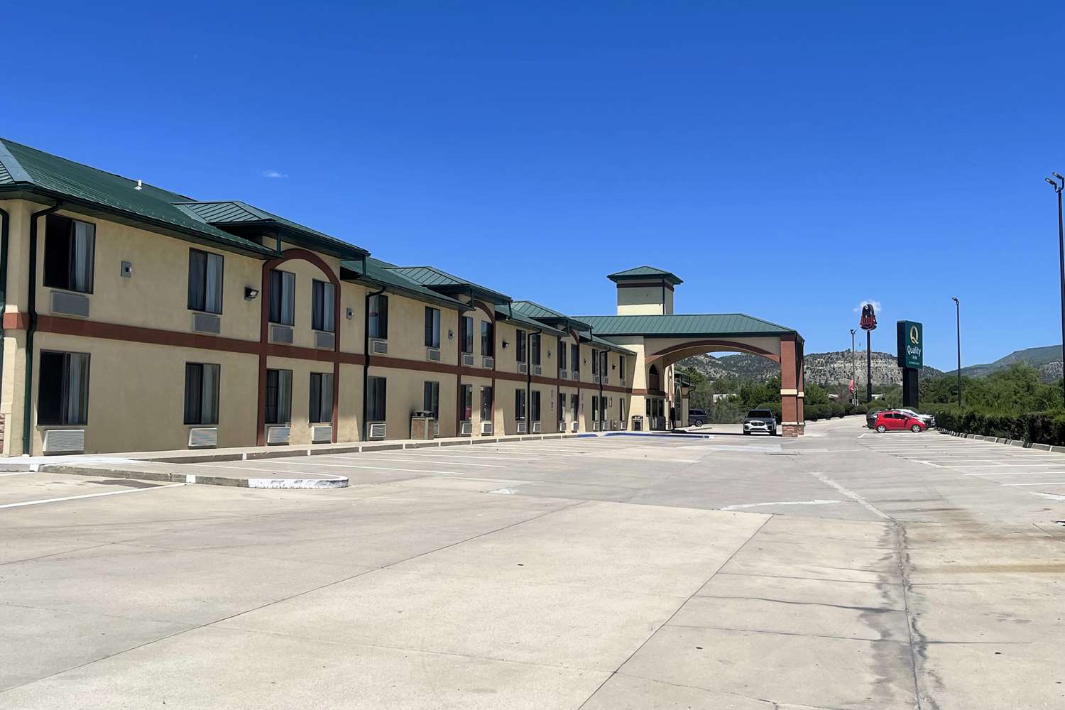 Quality Inn Raton, NM 24/28