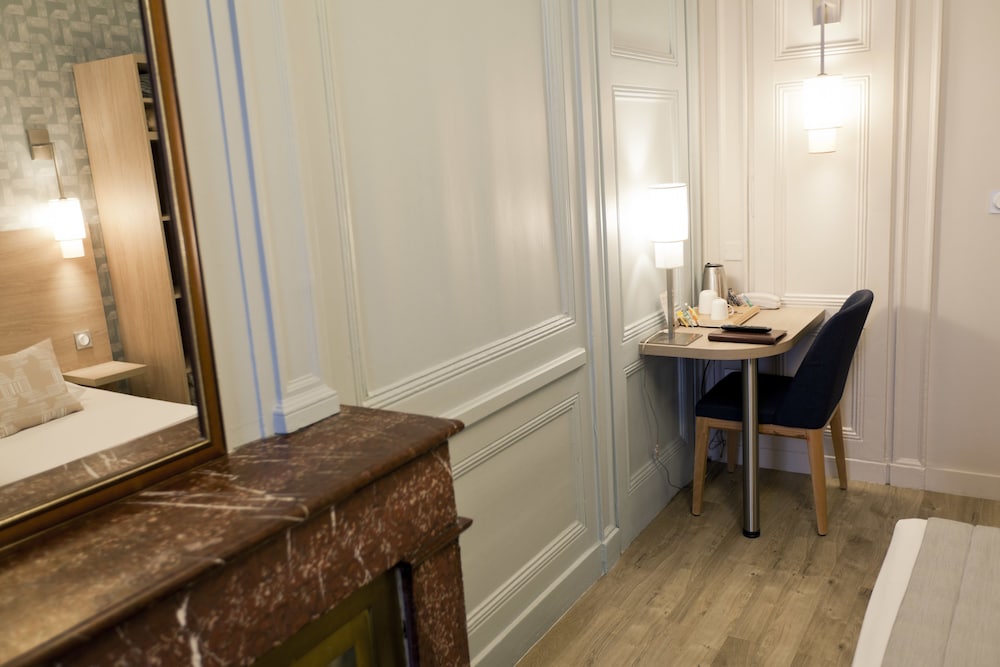 Hotel Du Dauphin 43/55