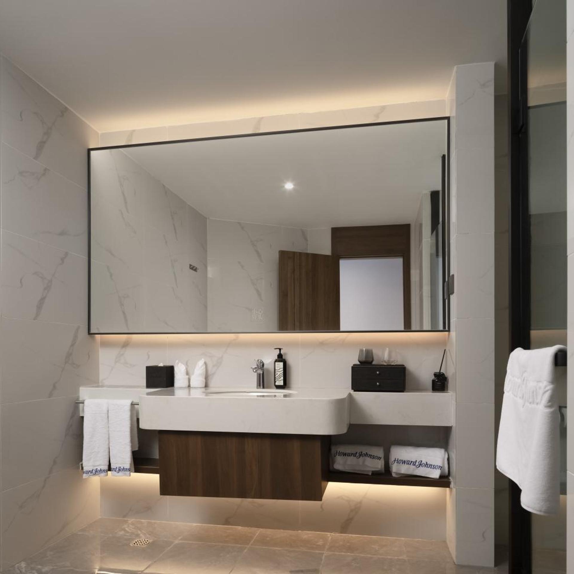 Howard Johnson Liquor Capital Hotel Luzhou 29/29