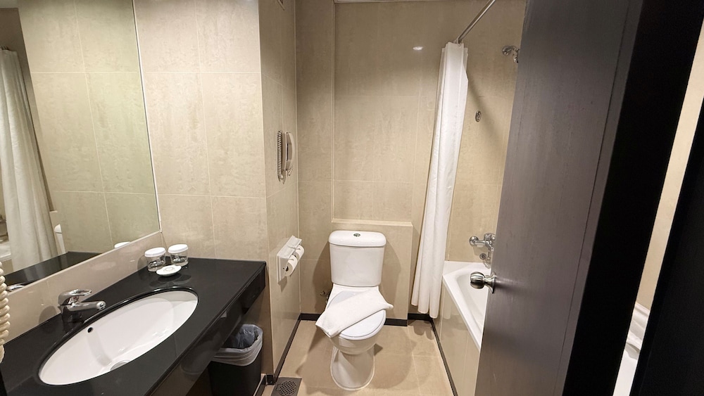 Hotel Royal Singapore 70/70