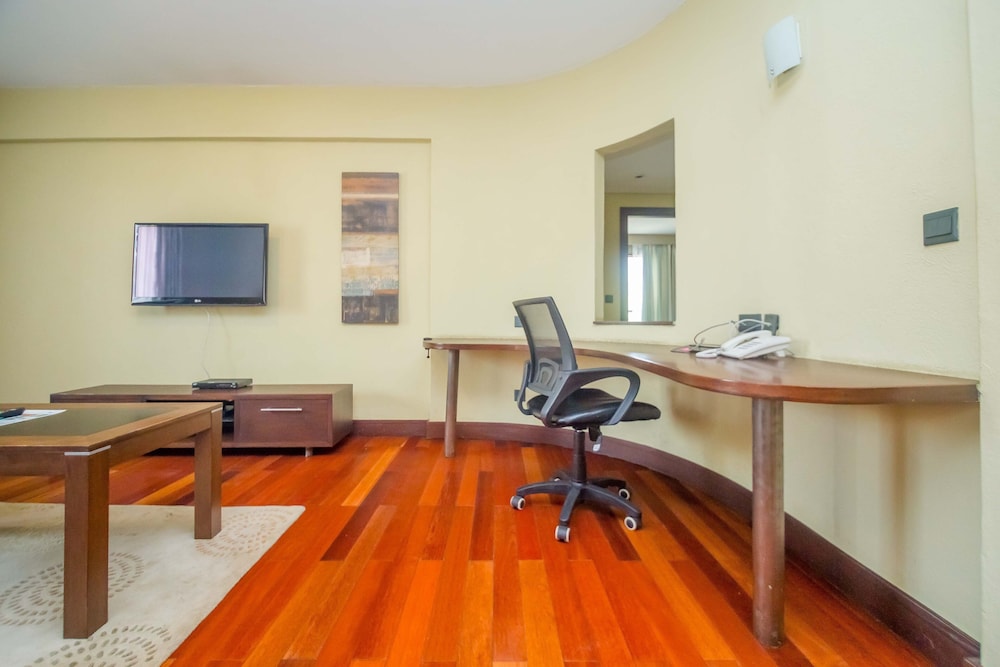 Taarifa Suites 41/50