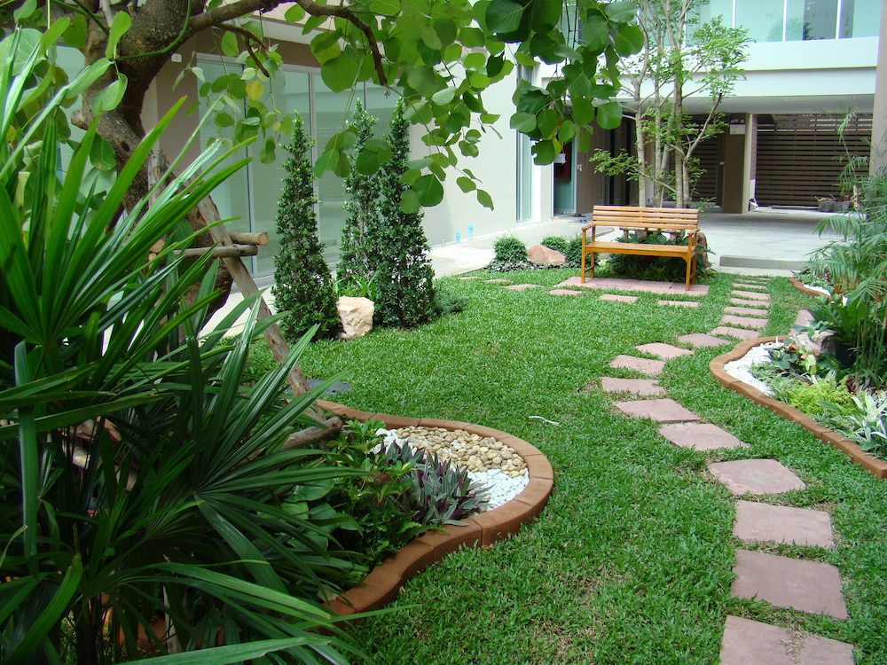 BANGKOK LIVING 6/39