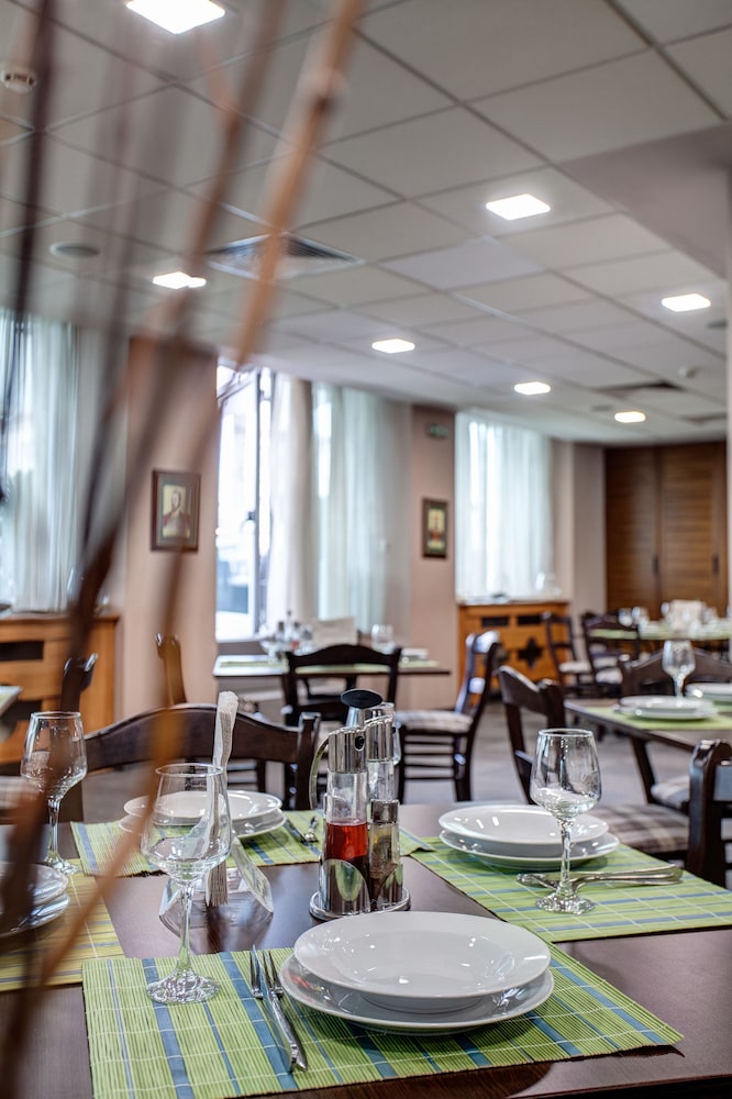 restaurant cafeteria