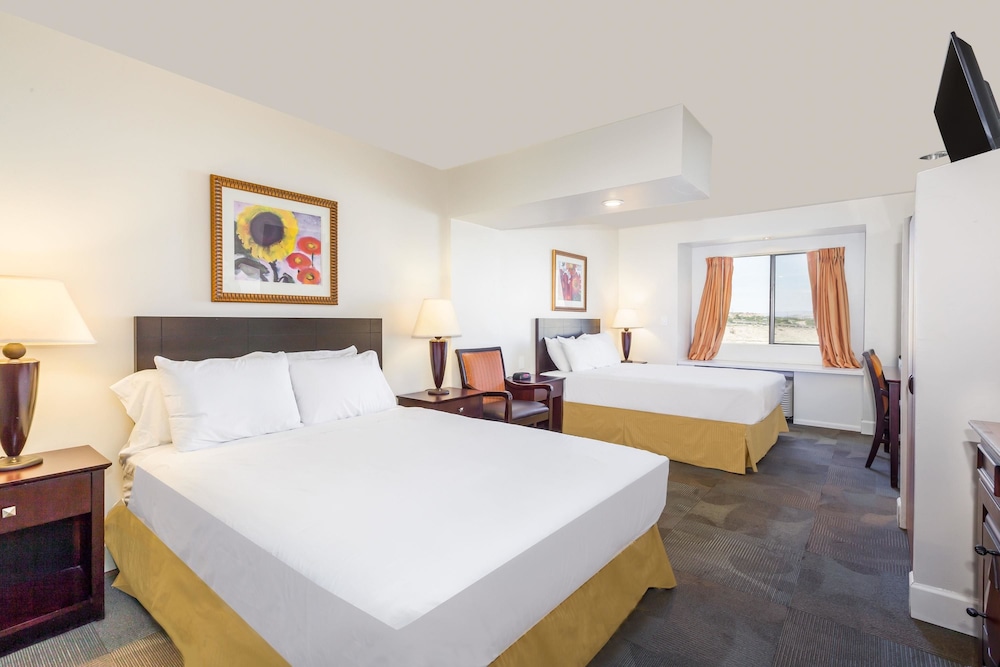 Days Inn By Wyndham Camp Verde Arizona 15/28
