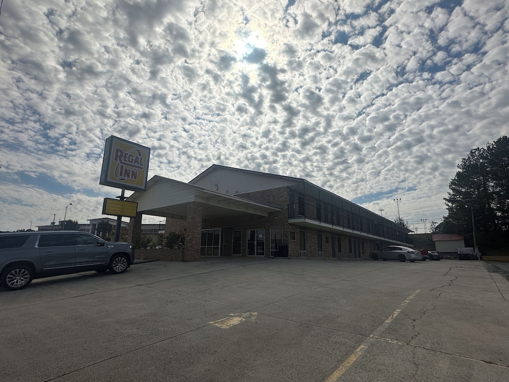 Regal Inn Guntersville Hwy 431 23/50