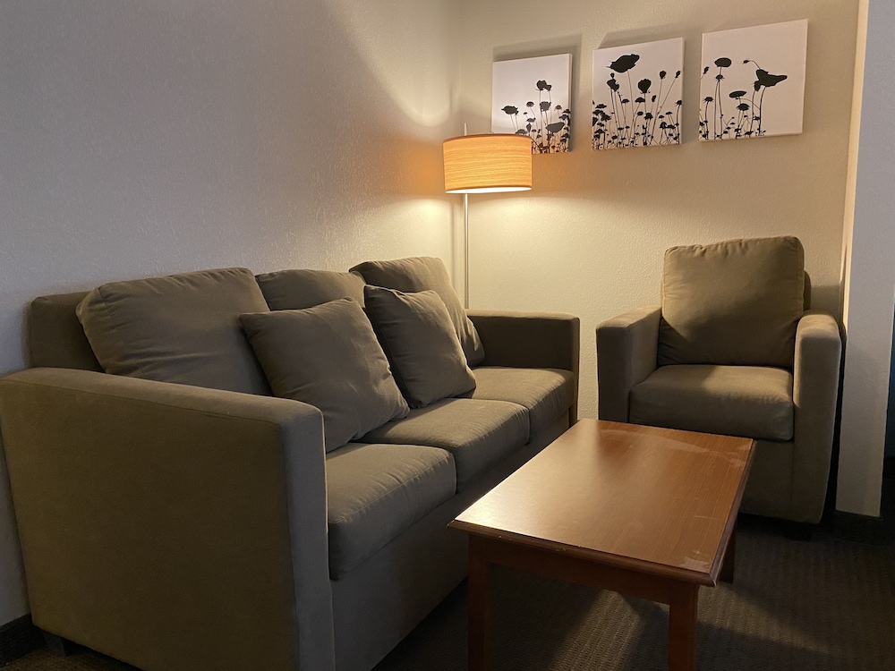 Sleep Inn & Suites Hays I-70 39/59