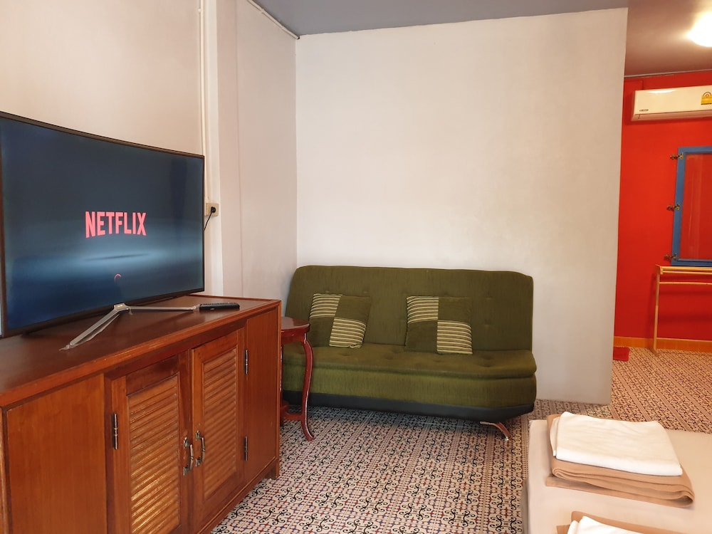 Super Hostel 3/54