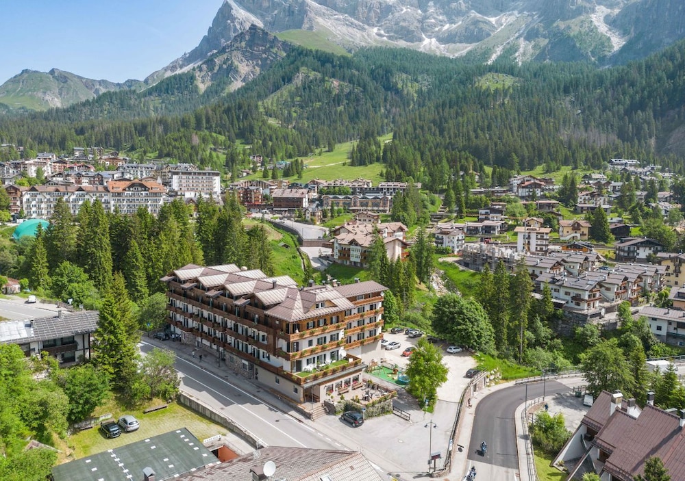 Hotel Colfosco 3/50