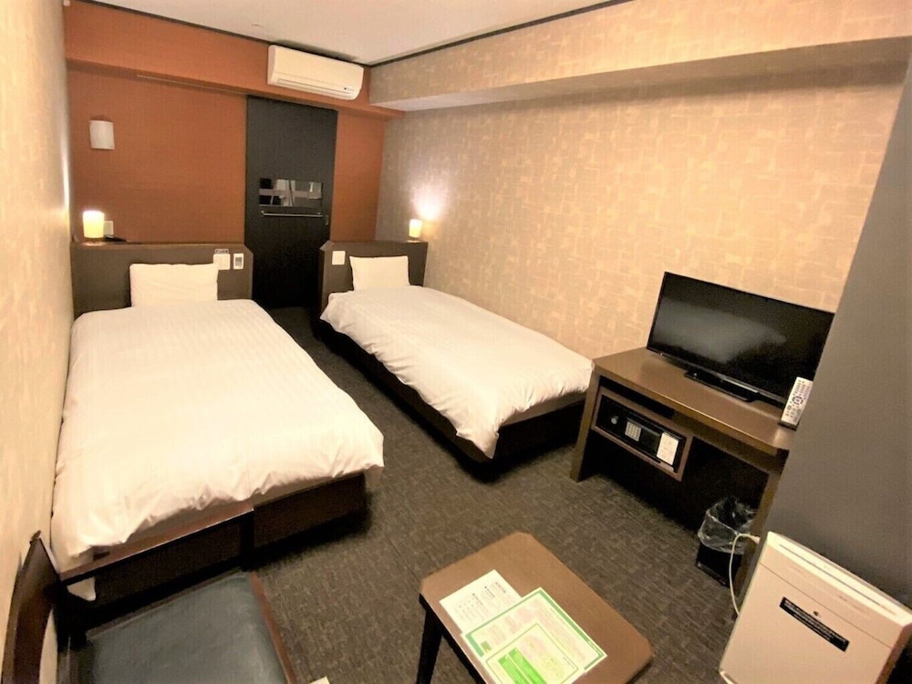 MODERATE, TWIN BEDS