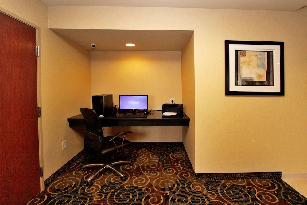 Cobblestone Hotel Suites Seward Ne 58/73