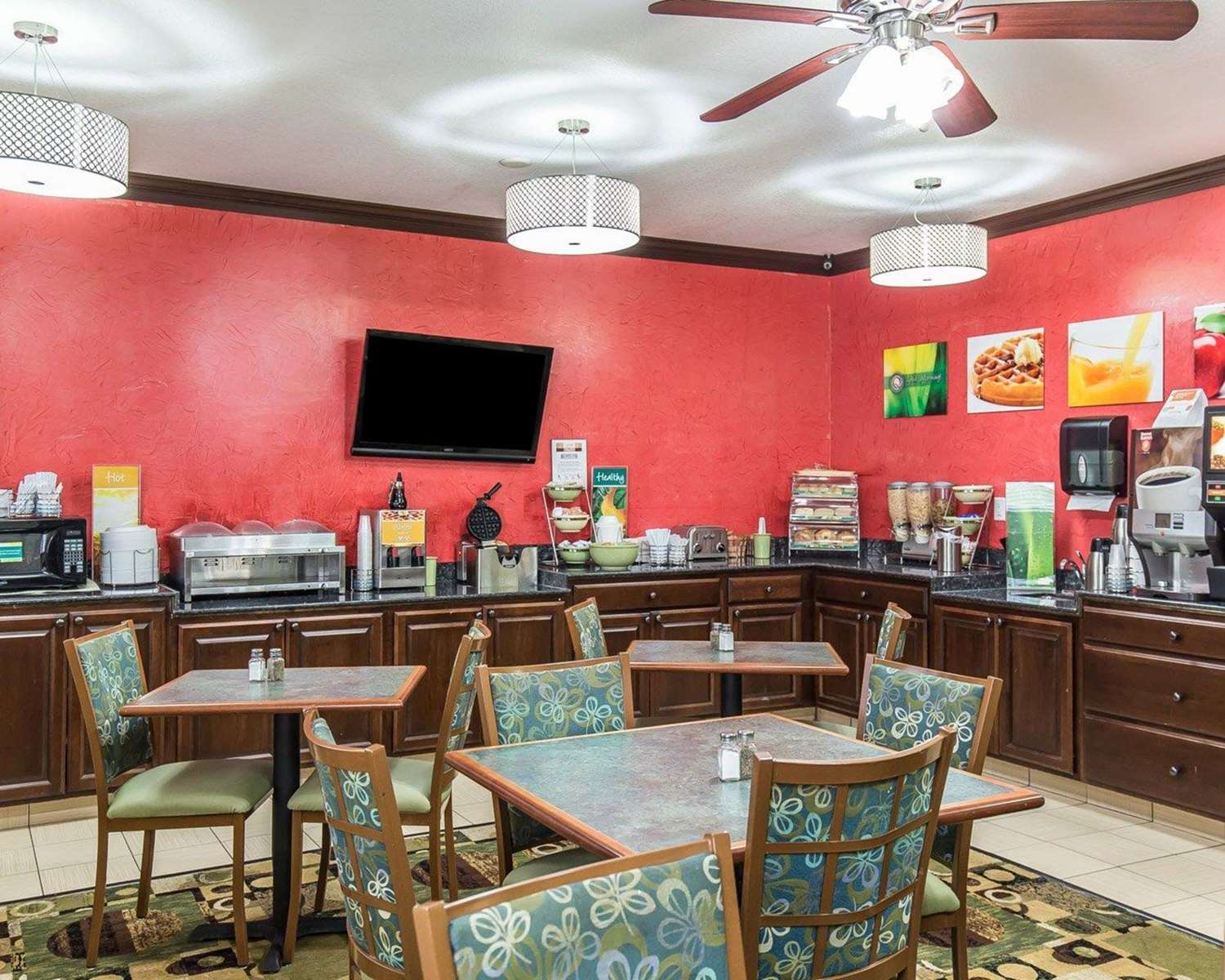 Quality Inn at Collins Road - Cedar Rapids 27/31
