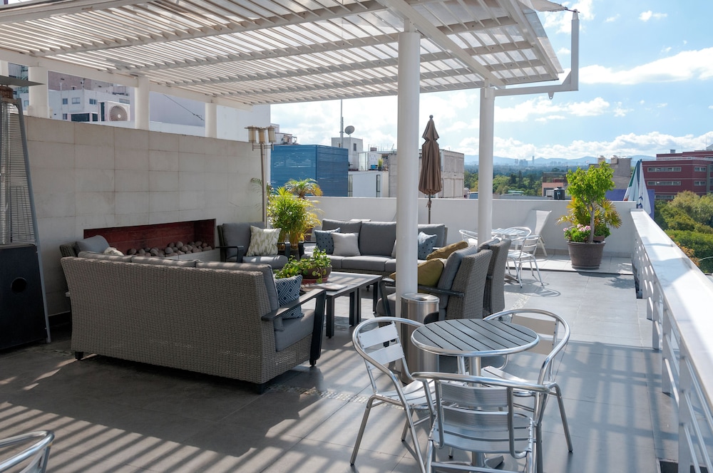 Lombardo Suites 45/50
