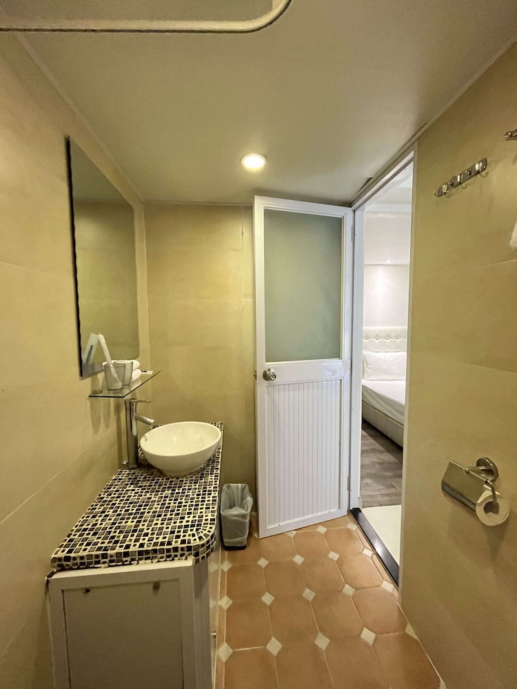 B&B Cheung Chau 80/81