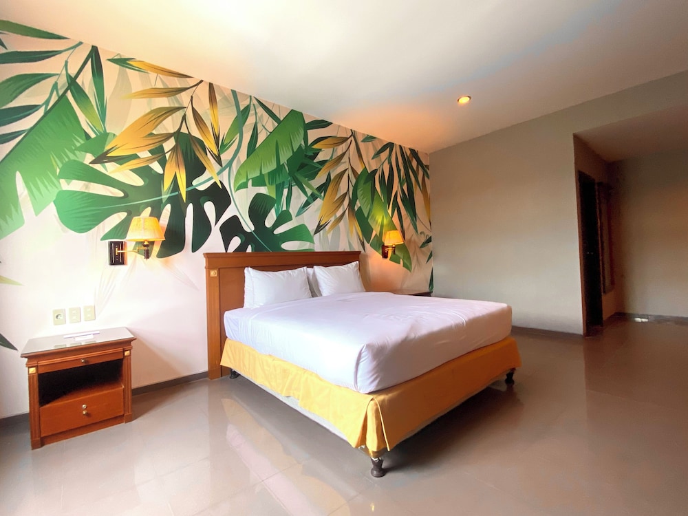 Golden Season Hotel Samarinda 8/18