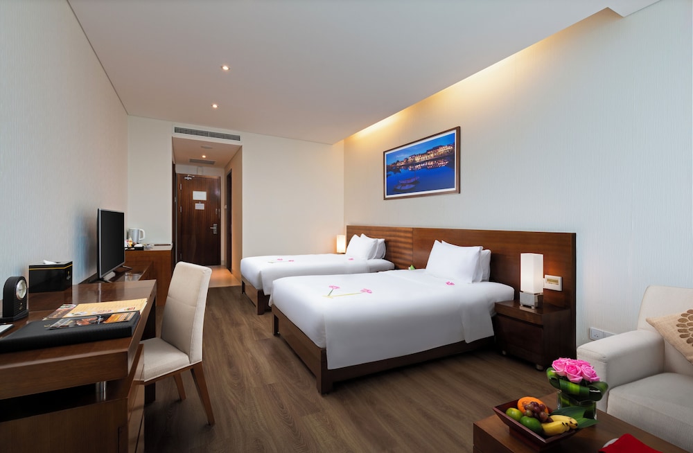 Grand Tourane Hotel 11/81