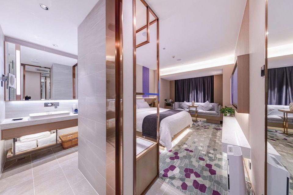 Deluxe, Double Bed