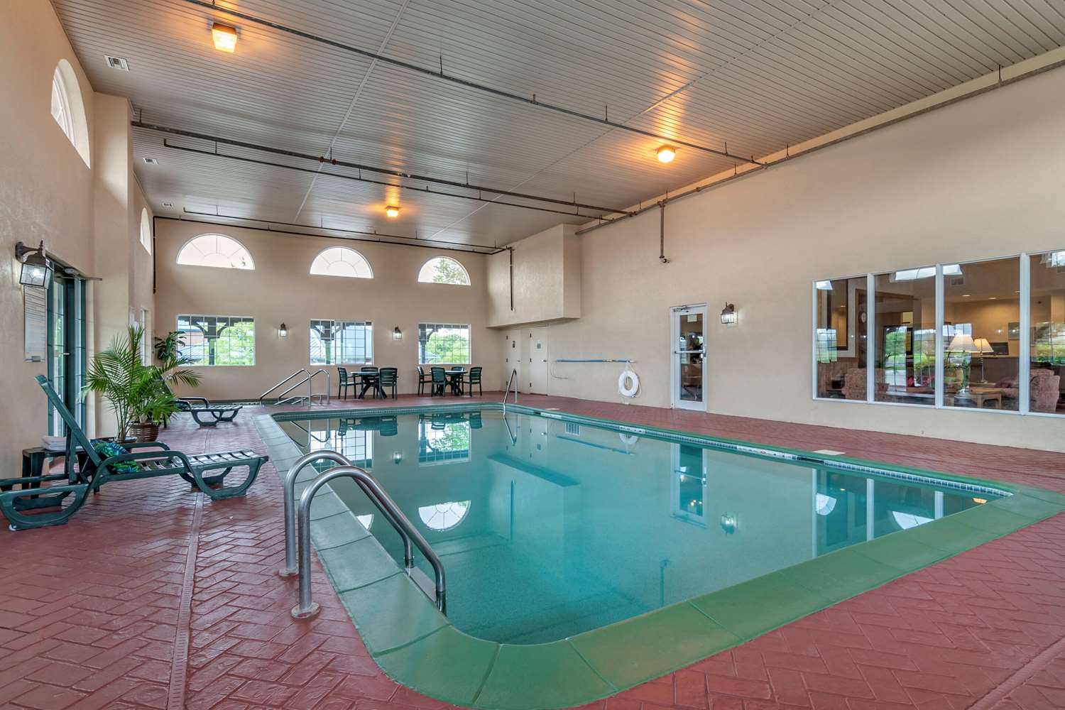 swimming pool spa