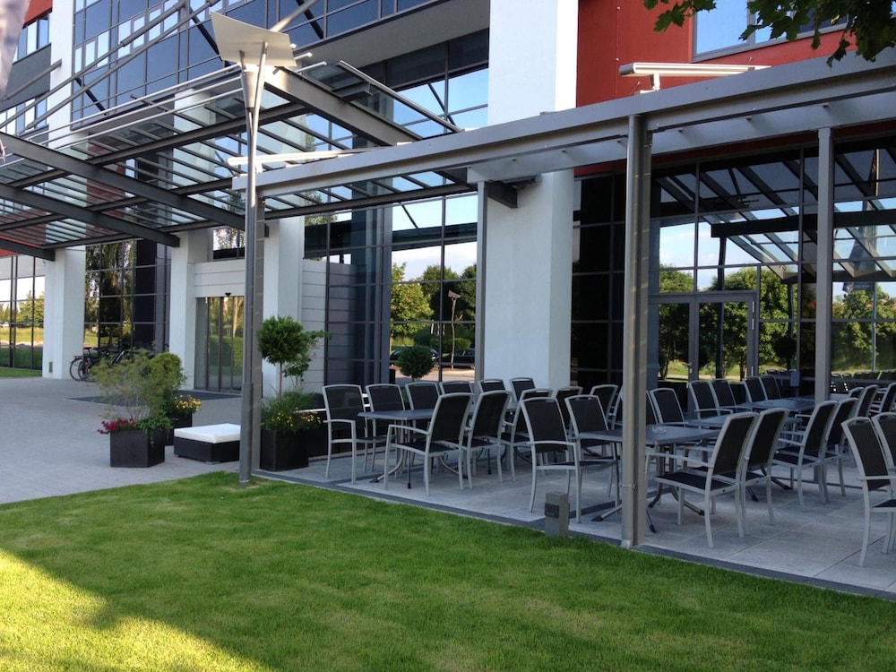 NOVINA HOTEL HERZOGENAURACH HERZO-BASE 63/66