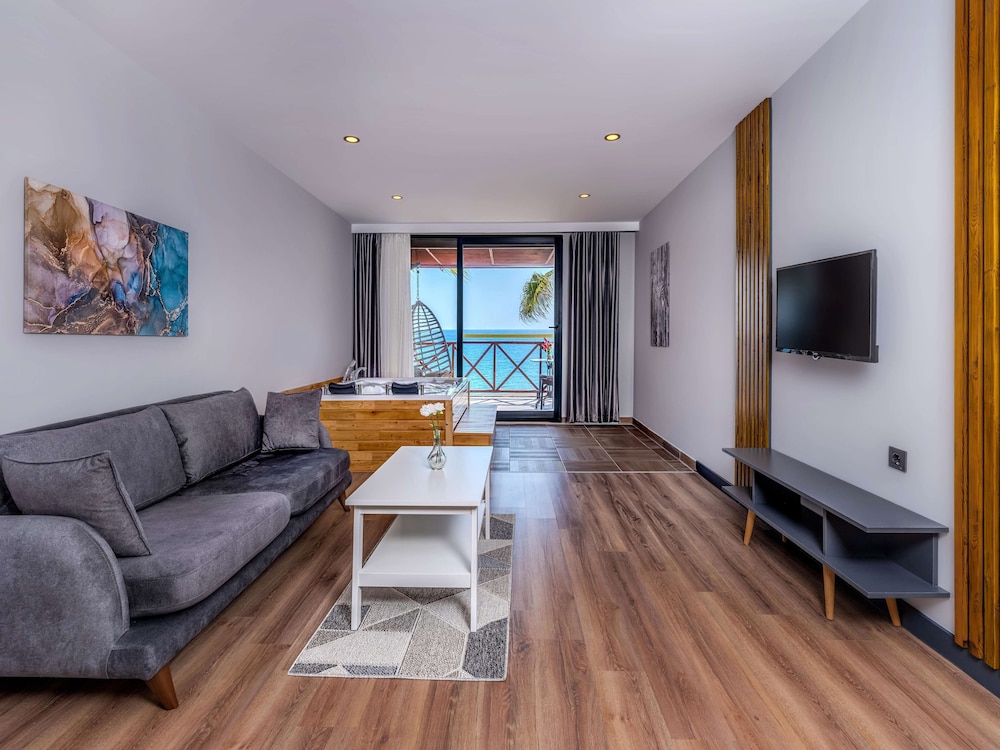 Adora Calma Beach Hotel - Adults Only 33/50
