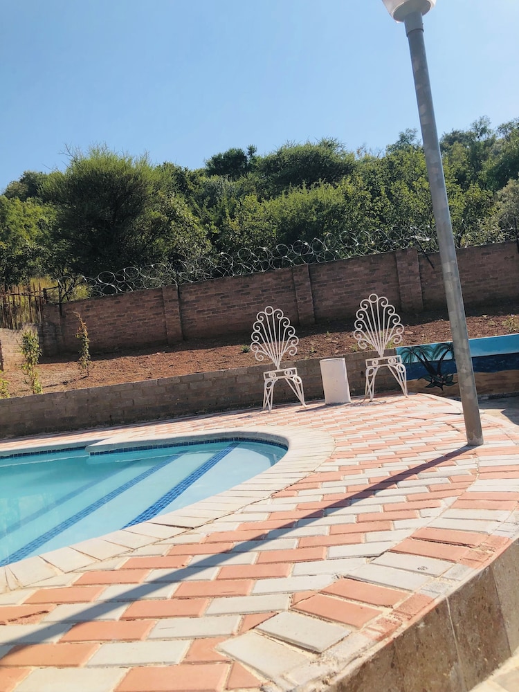Kamogelo Guest House 19/47