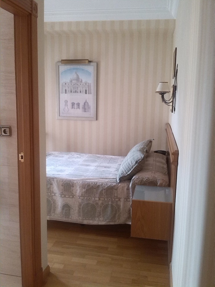 Hotel Juan Carlos I 29/63