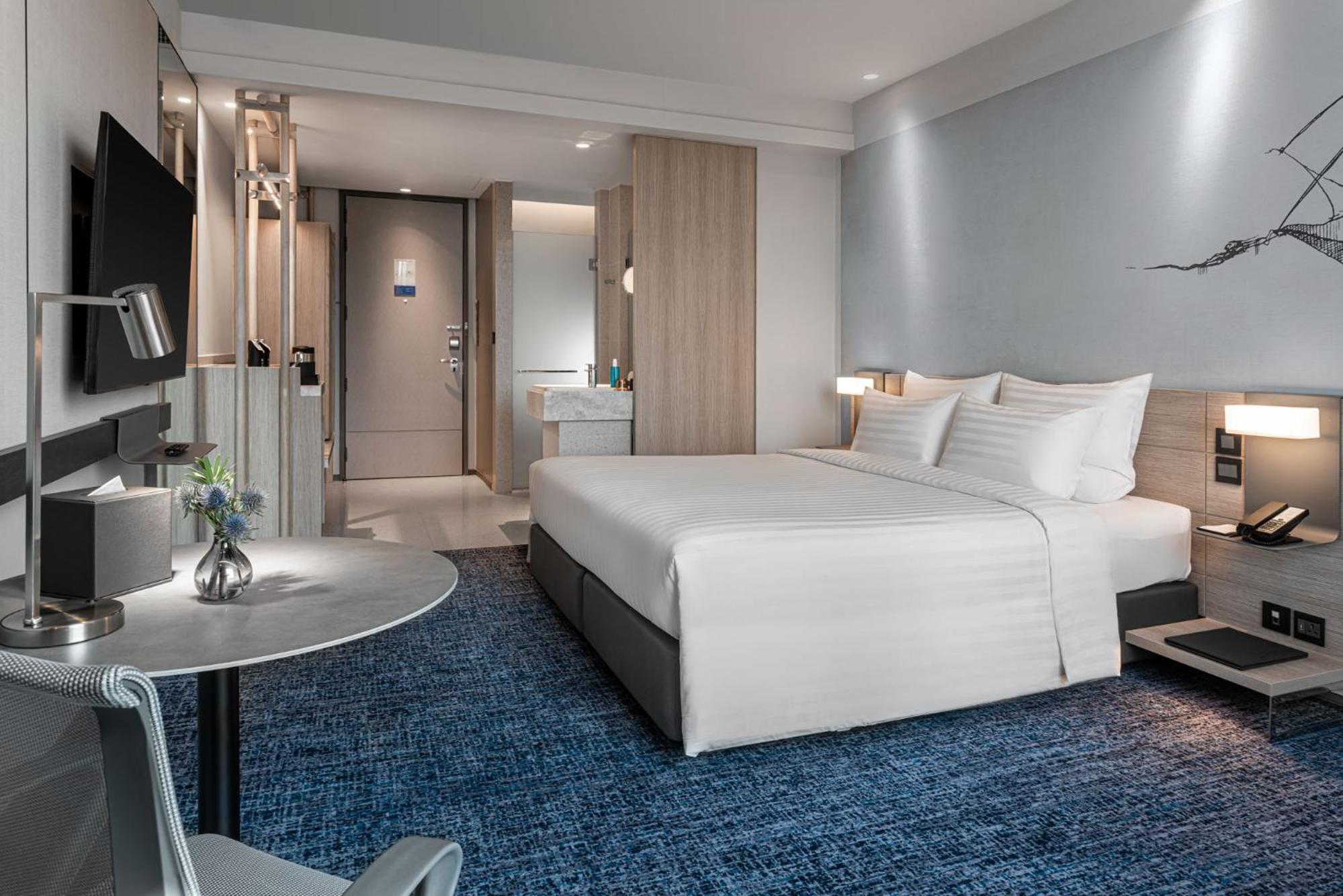 غرفة تنفيذية بسرير كينج مع أريكة، Novotel Future Park Rangsit 2/10