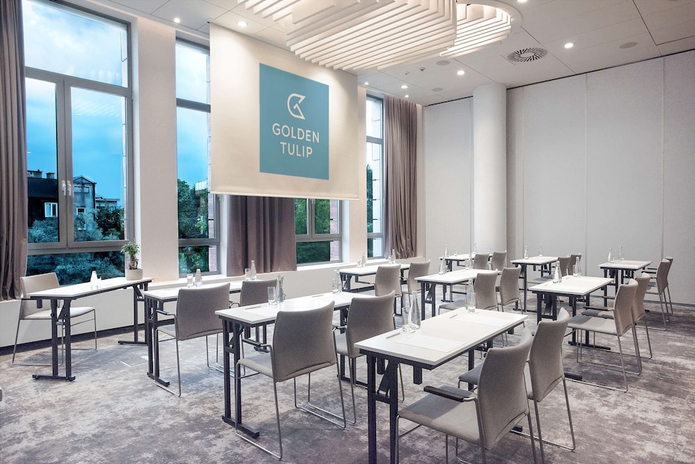 Golden Tulip Warsaw Airport 32/37