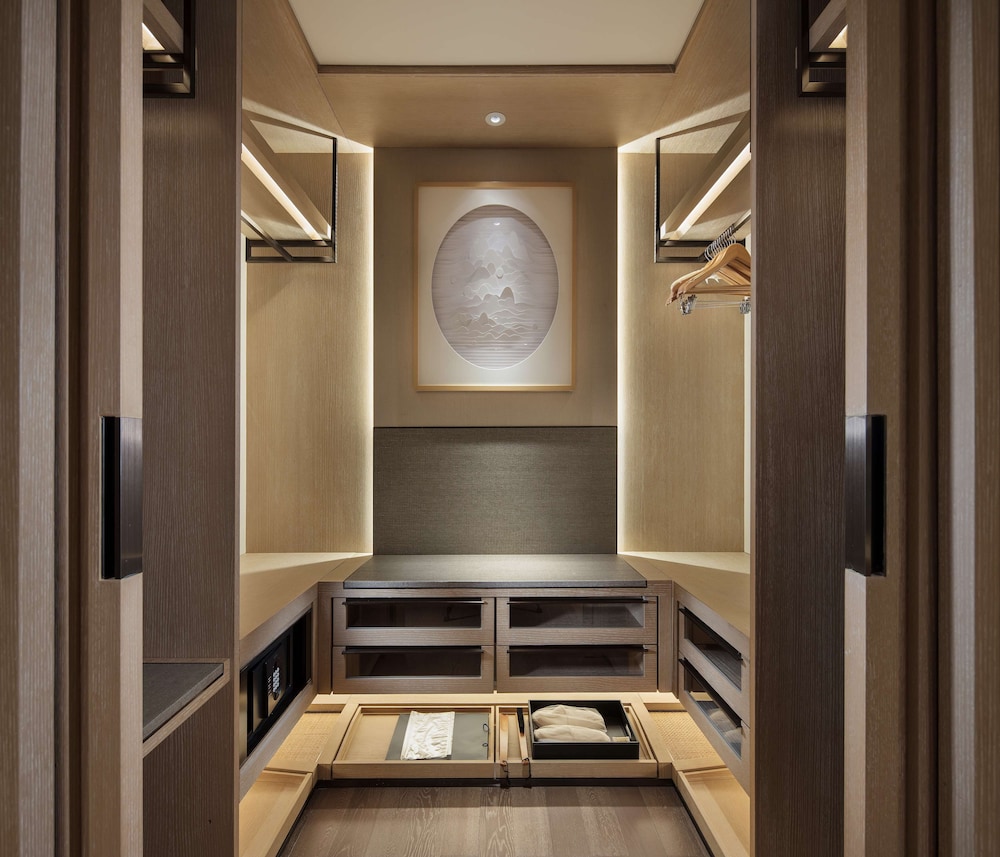Hilton Shenzhen Shekou Nanhai 70/89
