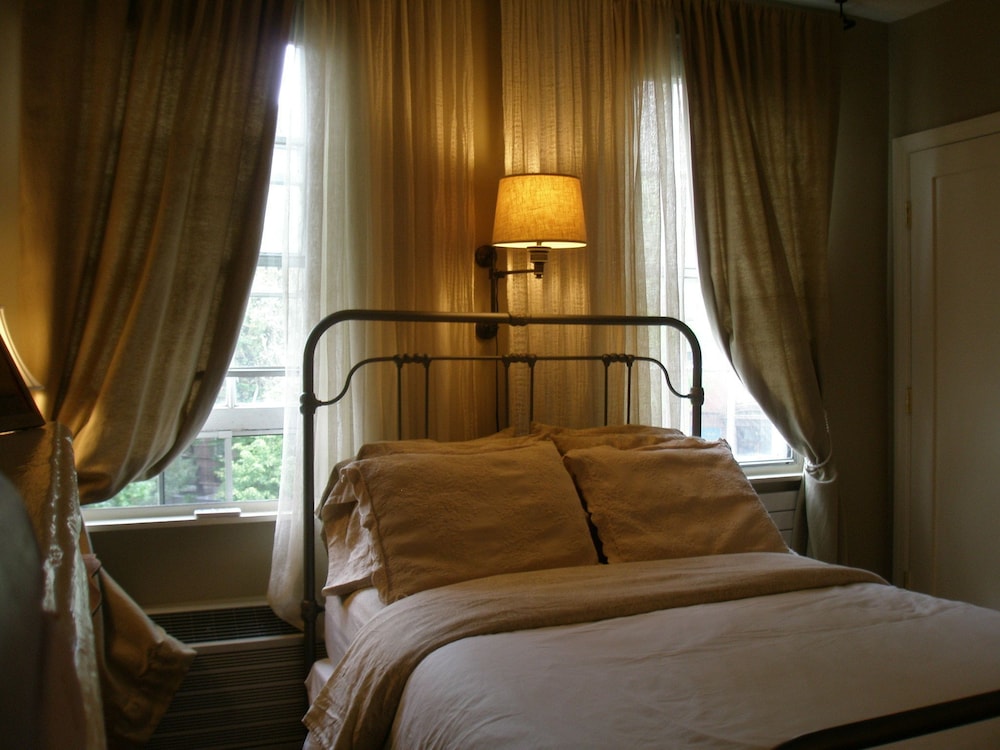 Incentra Village Guest House 17/50